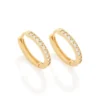 Argollas Estilo Huggies Mediana Con Circonias Enchapados En Oro 18K 2 Argollas Estilo Huggies Mediana Con Circonias Enchapados En Oro 18K