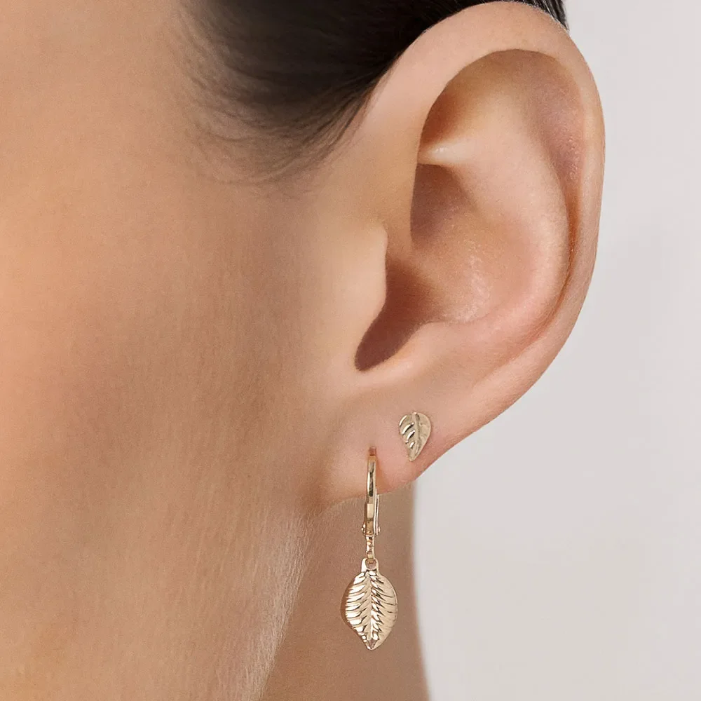 Kit De Argollas Y Aretes Con Hojas Colgantes Enchapada En Oro 18K Elegantes 5 Kit De Argollas Y Aretes Con Hojas Colgantes Enchapada En Oro 18K Elegantes - Imagen 3