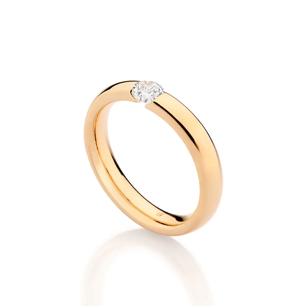 Anillo de Compromiso Solitario Una Circonia Enchapado En Oro 18K 4 Anillo de Compromiso Solitario Una Circonia Enchapado En Oro 18K - Imagen 2