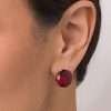 Aretes de botón con cristal color rojo enchapadas en oro de 18k - Imagen 2