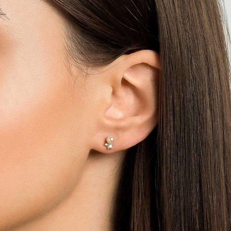 Aretes de perlas con circonias pequeñas enchapadas en oro 18k 4 Aretes de perlas con circonias pequeñas enchapadas en oro 18k - Imagen 2