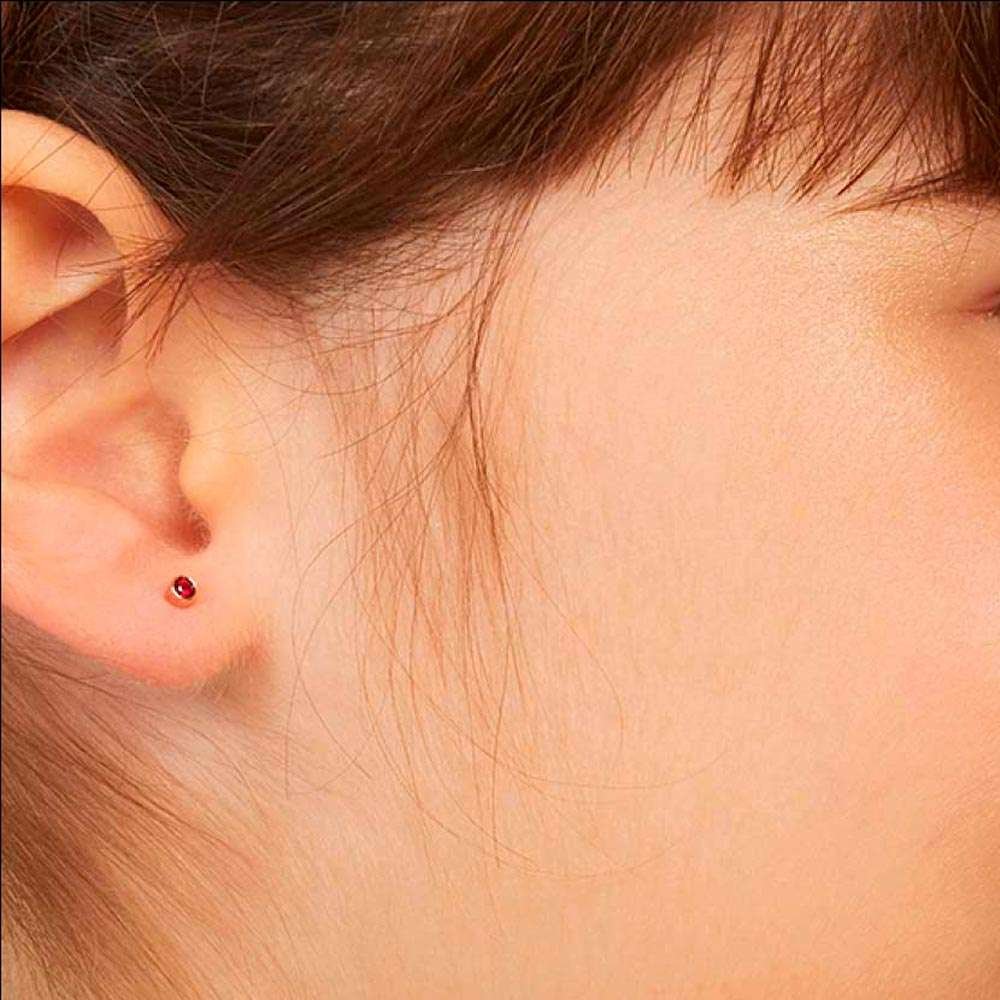 Aretes de puntos pequenos crsital rojo para bebe enchapadas en oro de 18k 5 Aretes de puntos pequenos crsital rojo para bebe enchapadas en oro de 18k - Imagen 3