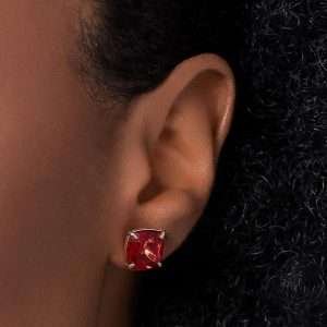 Alternative view of Aretes Solitario con Circonia Rojaenchapados en oro de 18k