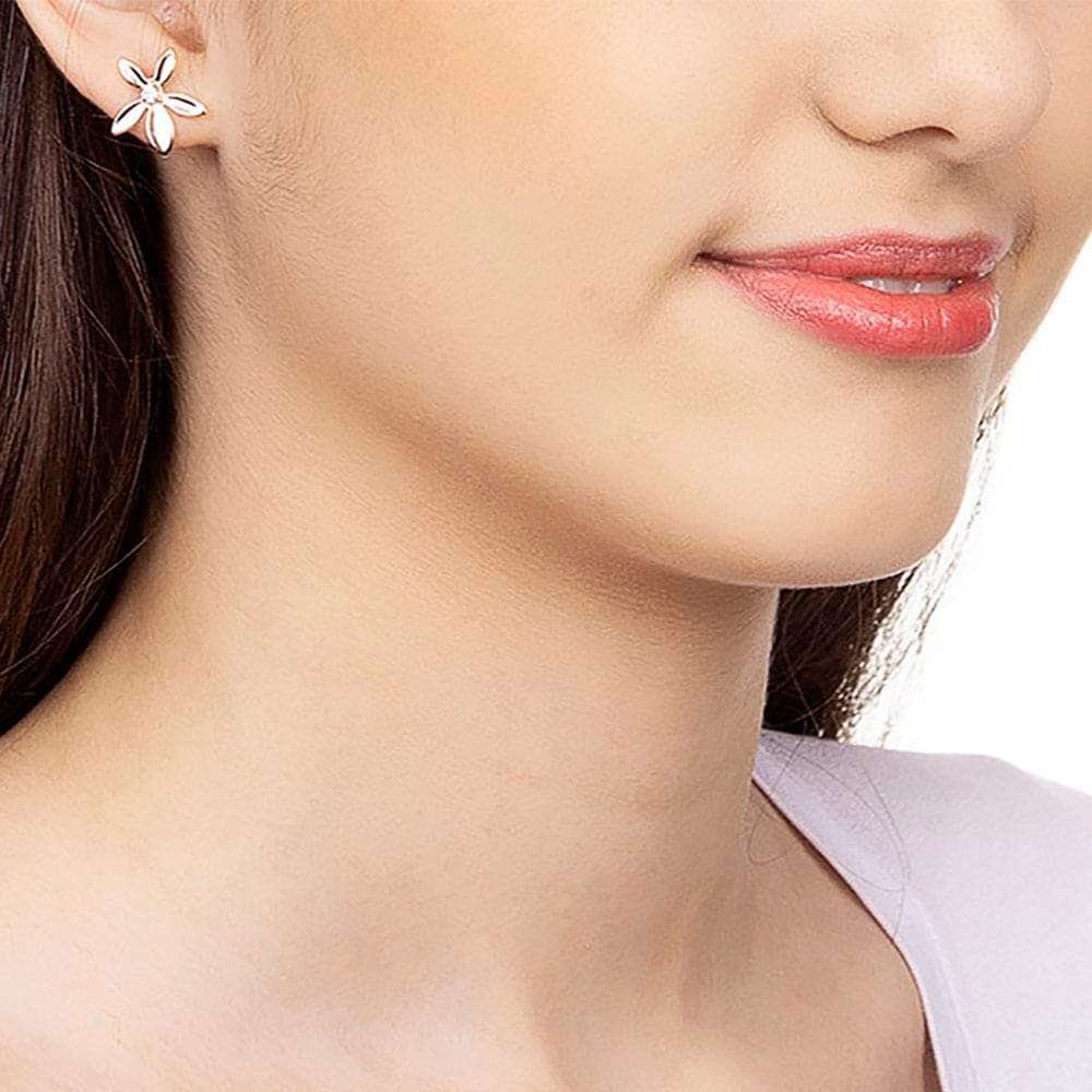 Aretes Flor con Circonia Enchapados en Oro 18K 5 Aretes Flor con Circonia Enchapados en Oro 18K - Imagen 3