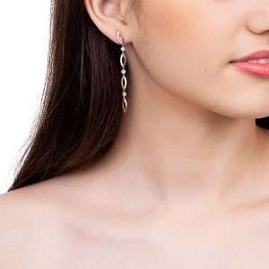 Aretes largos con circonias enchapadas en oro de 18k