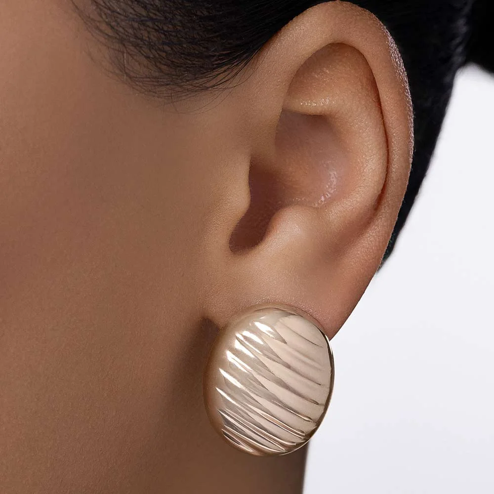 Aretes maxi ovalados en forma de botón enchapados en oro 18k 5 Aretes maxi ovalados en forma de botón enchapados en oro 18k - Imagen 3