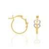 Argollas chicas con corazones en platino enchapadas en oro de 18k