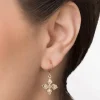 Argollas con Flores Colgantes Enchapadas en Oro 18k - Imagen 2