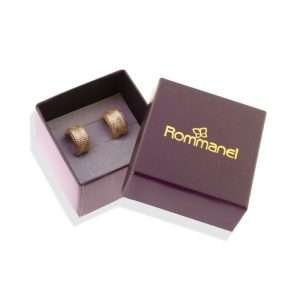 Alternative view of Argollas medio aros con circonias cúbicas enchapadas en oro de 18k