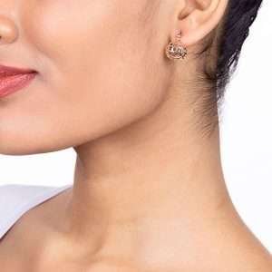 Alternative view of Argollas tipo canasta enchapadas en oro de 18k