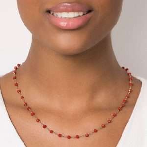 Alternative view of Collares de cristales rojos enchapadas en oro de 18k