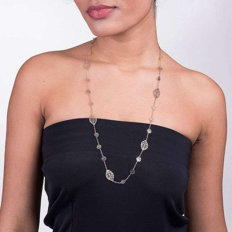 Collares largo de rosa y hojas enchapadas en oro de 18k 4 Collares largo de rosa y hojas enchapadas en oro de 18k - Imagen 2