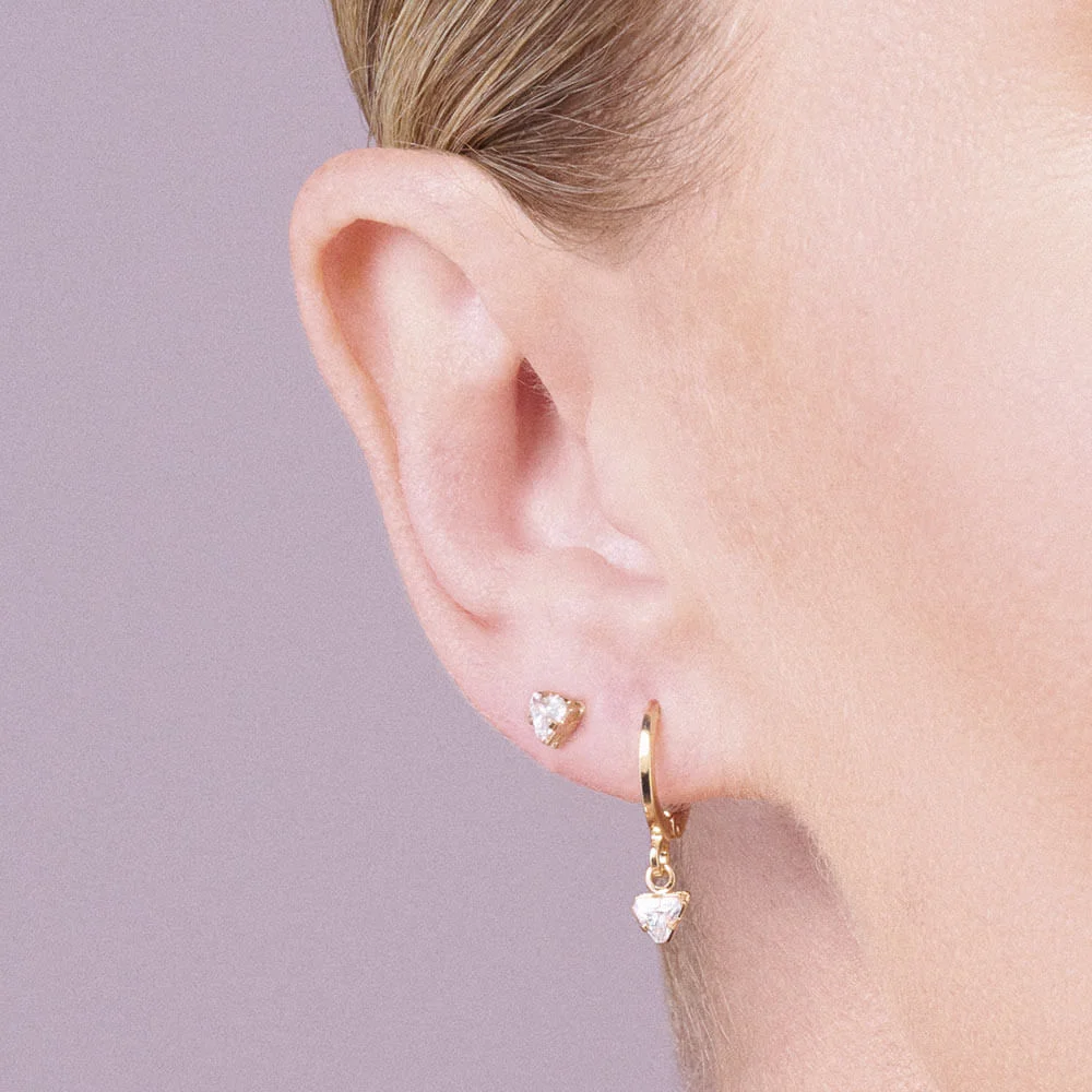 Kit Aretes Cristales y Mini Hoops Enchapados en Oro 18K 5 Kit Aretes Cristales y Mini Hoops Enchapados en Oro 18K - Imagen 3