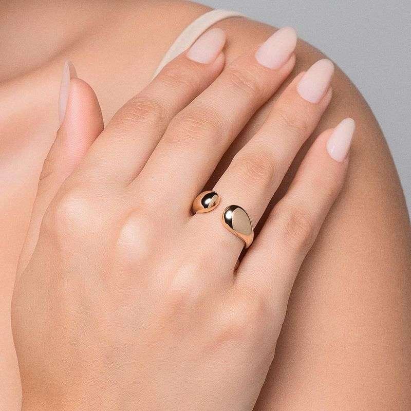 Sortijas ajustables redondeados en los extremos enchapadas en oro de 18k 5 Sortijas ajustables redondeados en los extremos enchapadas en oro de 18k - Imagen 3