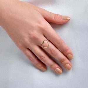 Anillo de corazón fino liso enchapada en oro de 18k