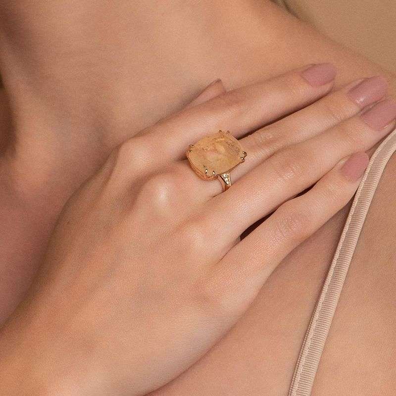 Anillo solitario maxi con cristal y circonias enchapadas en oro de 18k 4 Anillo solitario maxi con cristal y circonias enchapadas en oro de 18k - Imagen 2